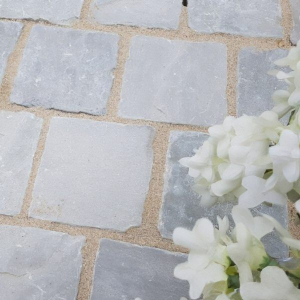 SILVER GREY TUMBLED & CALIBRATED SANDSTONE COBBLES 150X150